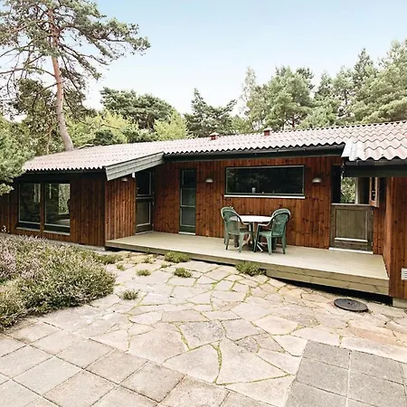 펜션 Three-bedroom Holiday In