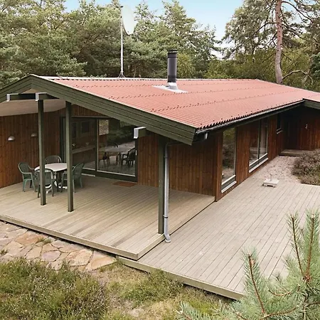 Three-bedroom Holiday In 펜션 넥소