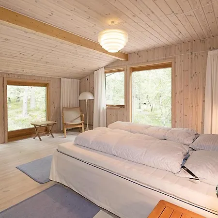 Three-bedroom Holiday In 펜션 *