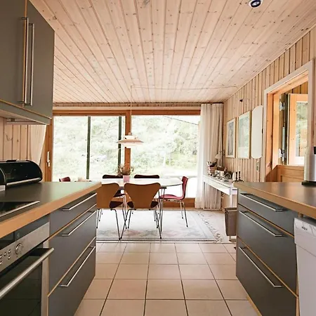 Three-bedroom Holiday In 펜션 넥소